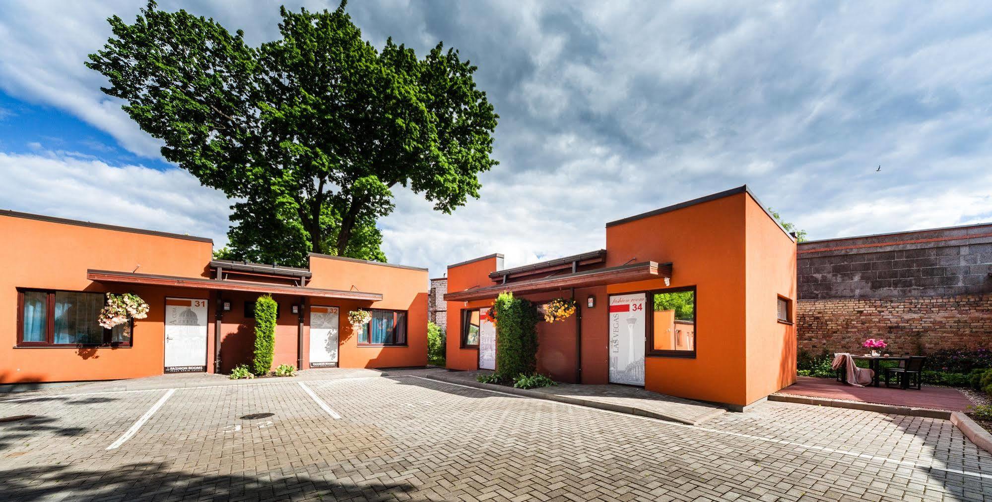 Autosole Motel Рига Екстер'єр фото