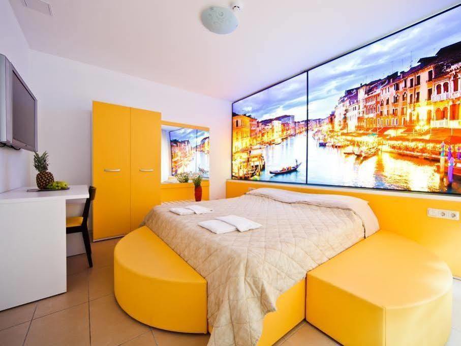 Autosole Motel Рига Екстер'єр фото